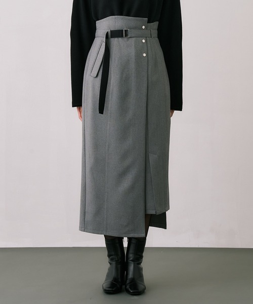 UNITED TOKYO（ユナイテッドトウキョウ）の「【WEB限定カラーあり】スリムエフェクトタイトスカート｜ウォッシャブル/防シワ/細見え/オフィスカジュアル/秋服/冬服（スカート・レディース・ブラック/ブルー/ブラウン/グレー/アイボリー・1/2/3）」の12枚目の写真