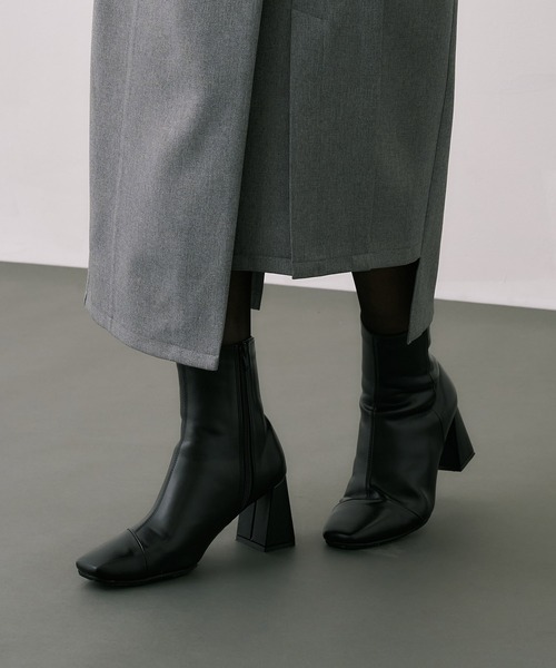 UNITED TOKYO（ユナイテッドトウキョウ）の「【WEB限定カラーあり】スリムエフェクトタイトスカート｜ウォッシャブル/防シワ/細見え/オフィスカジュアル/秋服/冬服（スカート・レディース・ブラック/ブルー/ブラウン/グレー/アイボリー・1/2/3）」の17枚目の写真