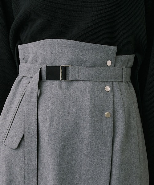 UNITED TOKYO（ユナイテッドトウキョウ）の「【WEB限定カラーあり】スリムエフェクトタイトスカート｜ウォッシャブル/防シワ/細見え/オフィスカジュアル/秋服/冬服（スカート・レディース・ブラック/ブルー/ブラウン/グレー/アイボリー・1/2/3）」の16枚目の写真