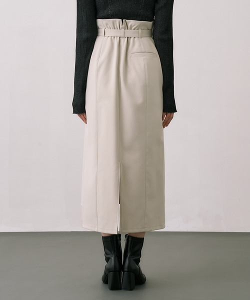 UNITED TOKYO（ユナイテッドトウキョウ）の「【WEB限定カラーあり】スリムエフェクトタイトスカート｜ウォッシャブル/防シワ/細見え/オフィスカジュアル/秋服/冬服（スカート・レディース・ブラック/ブルー/ブラウン/グレー/アイボリー・1/2/3）」の22枚目の写真