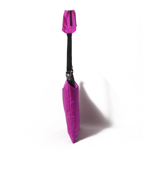 MARMOT(マーモット)の「Marmot / マルチパーパスバッグ《ESTNATION EXCLUSIVE》(ショルダーバッグ・レディース・ピンク/ブラック/カーキ/グレイッシュベージュ・FREE)」の6枚目の写真