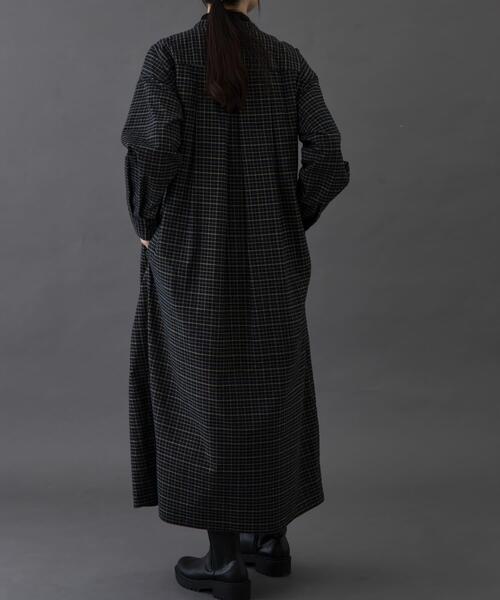 FORK&SPOON（フォークアンドスプーン）の「FORK&SPOON　タックデザインワンピース（ワンピース・レディース・ベージュ系その他/ブラック系その他・1/2）」の6枚目の写真