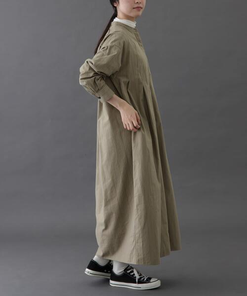 FORK&SPOON（フォークアンドスプーン）の「FORK&SPOON　タックデザインワンピース（ワンピース・レディース・ベージュ系その他/ブラック系その他・1/2）」の19枚目の写真