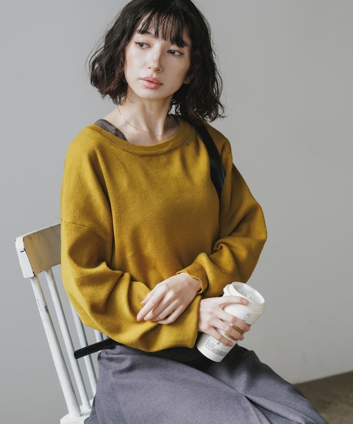 AO2(アオズ)の「Wool Ensemble Knit with Charms / チャーム付き ウール アンサンブルニット 冬服(ニット/セーター・レディース・イエロー/チャコール/ネイビー/ライトブラウン・FREE)」の4枚目の写真