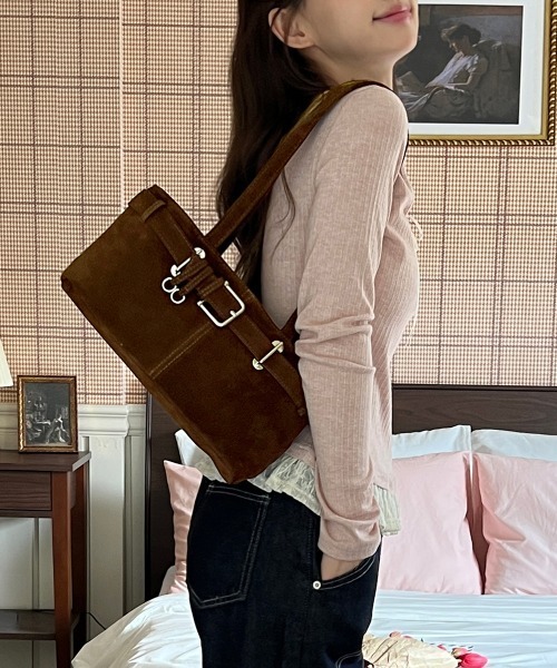 セール】【着用動画あり・2色展開】バックルスウェードショルダー