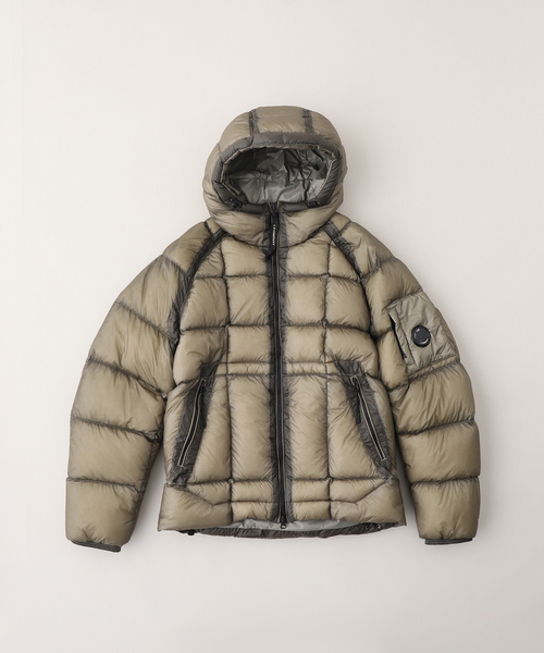 C.P. COMPANY(シーピーカンパニー)の「C.P. Company / シーピーカンパニー MEDIUM JACKET IN DD-SHELL(ダウンジャケット/コート・メンズ・ベージュ/ブラック・MEDIUM)」の2枚目の写真