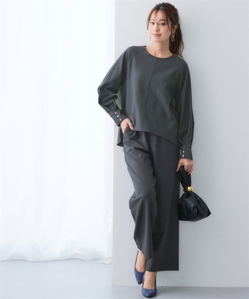 7days Life Styling(セブンデイズライフスタイリング)の「【あったか裏起毛】袖ゴールドボタンストレッチプルオーバーブラウス(シャツ/ブラウス・レディース・ブラック系/チャコール・M/L/LL/3L/4L)」の6枚目の写真