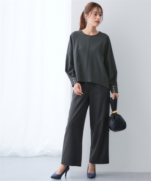 7days Life Styling(セブンデイズライフスタイリング)の「【あったか裏起毛】袖ゴールドボタンストレッチプルオーバーブラウス(シャツ/ブラウス・レディース・ブラック系/チャコール・M/L/LL/3L/4L)」の8枚目の写真
