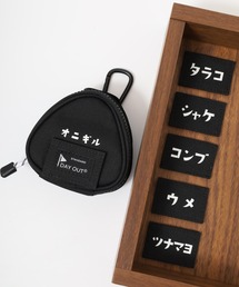 DAY OUT（デイアウト）の「DAY OUT おにぎりみたいなおにぎりケース シングルバージョン 弁当箱（お弁当箱）」