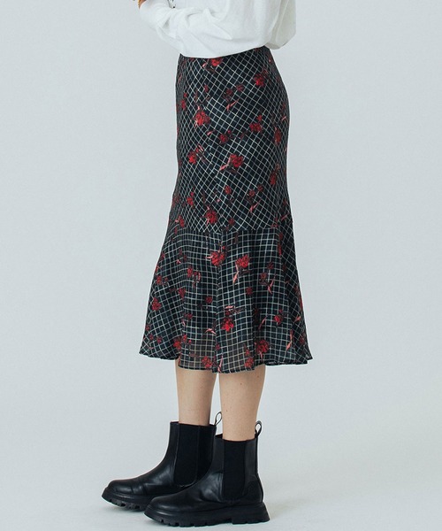 ROSE BUD（ローズバッド）の「(CREOLME)FLOWER PRINT SKIRT（スカート・レディース・イエロー/ブラック・ONE SIZE）」の9枚目の写真