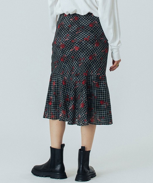 ROSE BUD（ローズバッド）の「(CREOLME)FLOWER PRINT SKIRT（スカート・レディース・イエロー/ブラック・ONE SIZE）」の8枚目の写真