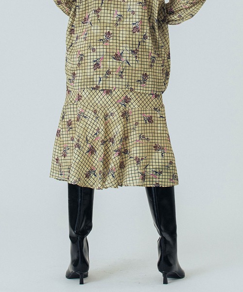 ROSE BUD（ローズバッド）の「(CREOLME)FLOWER PRINT SKIRT（スカート・レディース・イエロー/ブラック・ONE SIZE）」の15枚目の写真