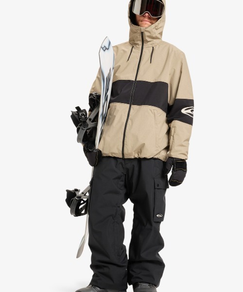 Quiksilver（クイックシルバー）の「HIGH IN THE HOOD JK/クイックシルバーナイロンジャケット（マウンテンパーカー・メンズ・ブラック/ベージュ/レッド・MEDIUM/LARGE/X-LARGE/X-SMALL/SMALL）」の19枚目の写真