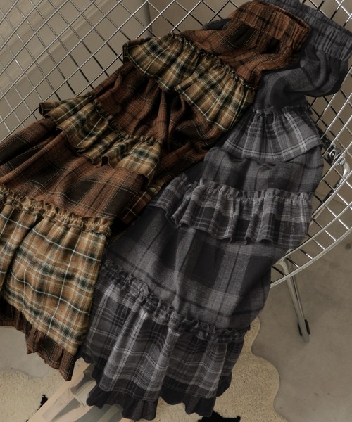 Ulysses（ユリシス）の「チェック柄ティアードロングスカート（スカート・レディース・ダークグレー/ブラウン・F）」の5枚目の写真