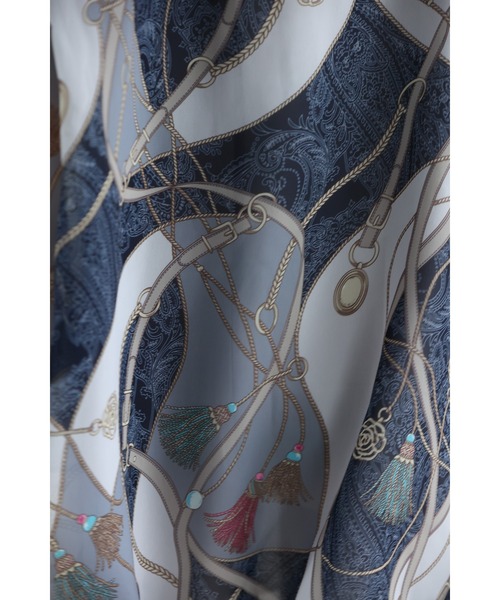 重なるデザインのスカーフ柄エアリーチュニック（チュニック）｜CAWAII