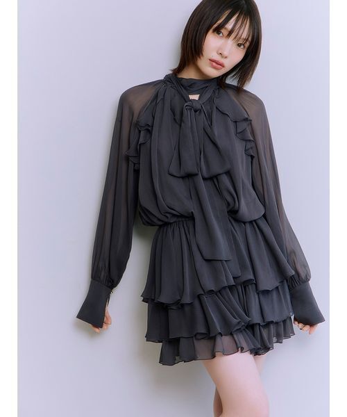 LILY BROWN（リリーブラウン）の「ドレープフリルセットアップ