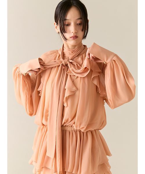 LILY BROWN（リリーブラウン）の「ドレープフリルセットアップ