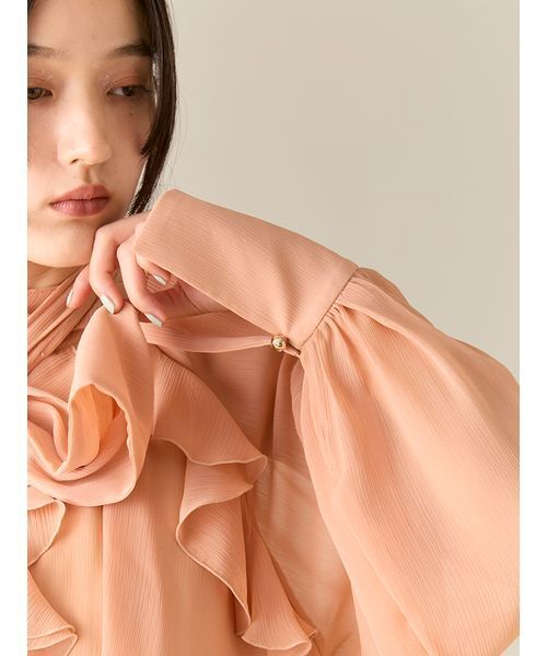LILY BROWN（リリーブラウン）の「ドレープフリルセットアップ