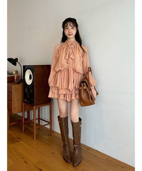 LILY BROWN（リリーブラウン）の「ドレープフリルセットアップ