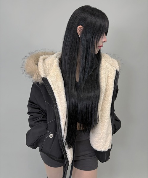 shirocon(yori)ボンディング素材取外し可能ファーフード付きジャケット shirocon プードルフードボンディングジャケット | 2024 AW Collection