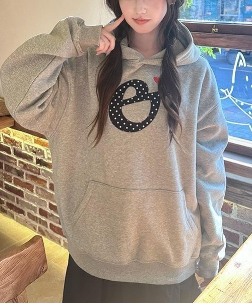 セール】ドット柄ワッペン刺繍ロゴオーバーサイズパーカー（パーカー