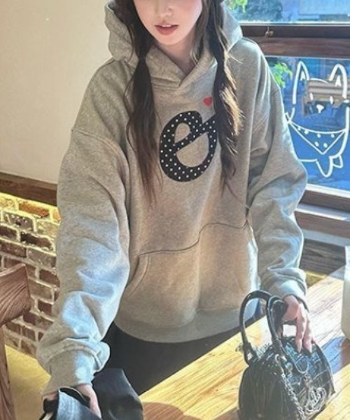 セール】ドット柄ワッペン刺繍ロゴオーバーサイズパーカー（パーカー