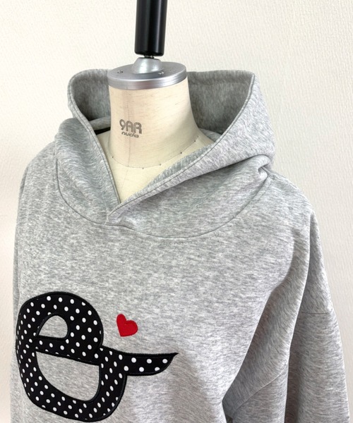 セール】ドット柄ワッペン刺繍ロゴオーバーサイズパーカー（パーカー