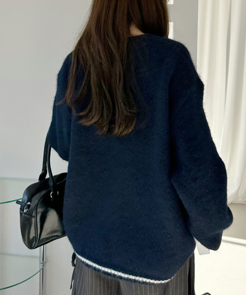 Ada.（エイダ）の「配色ライン クルーネック ふわもこ ニット（ニット/セーター・レディース・グレー/アイボリー/ネイビー/ブラウン・FREE）」の11枚目の写真