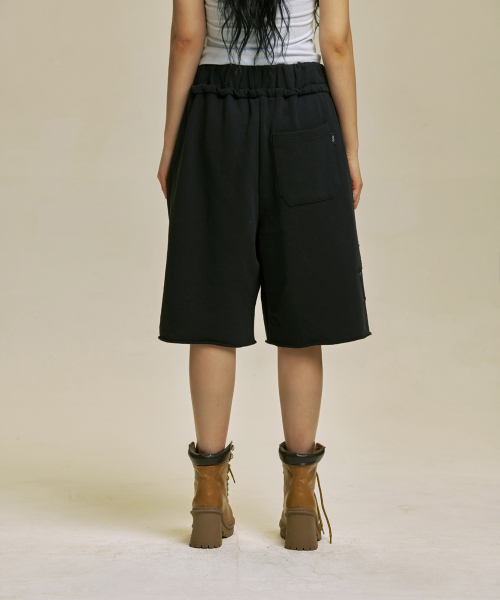 GILAARCHIVE(ギラアーカイブ)の「STAR PATCH BERMUDA SWEAT SHORTS_BK(その他パンツ・レディース・その他・FREE)」の5枚目の写真