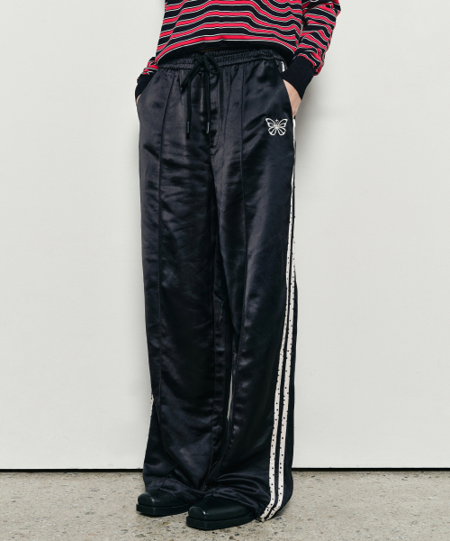NICK&NICOLE(ニックアンドニコール)の「DOT DOUBLE LINE SATIN PANTS_BLACK(スウェットパンツ・レディース・その他・FREE)」の1枚目の写真