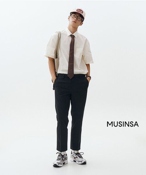 MUSINSA STANDARD（ムシンサスタンダード）の「リラックスしたテーパード隠しバンディングクロップドスラックス[ブラック]（スラックス・メンズ・その他・36/34/32/30/31/33/26/27/28/29/38/40/42）」の21枚目の写真