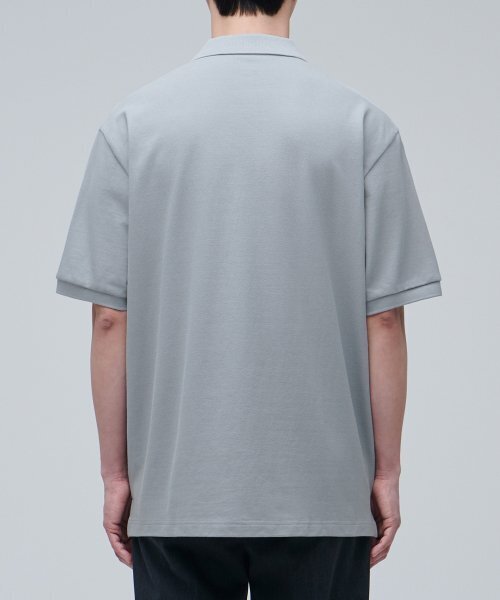 MUSINSA STANDARD（ムシンサスタンダード）の「リラックスフィットピケポロシャツ[ライトグレー]（ポロシャツ・メンズ・その他・SMALL/MEDIUM/LARGE/X-LARGE/XX-LARGE）」の3枚目の写真