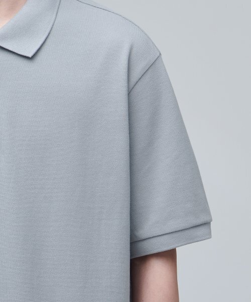 MUSINSA STANDARD（ムシンサスタンダード）の「リラックスフィットピケポロシャツ[ライトグレー]（ポロシャツ・メンズ・その他・SMALL/MEDIUM/LARGE/X-LARGE/XX-LARGE）」の6枚目の写真