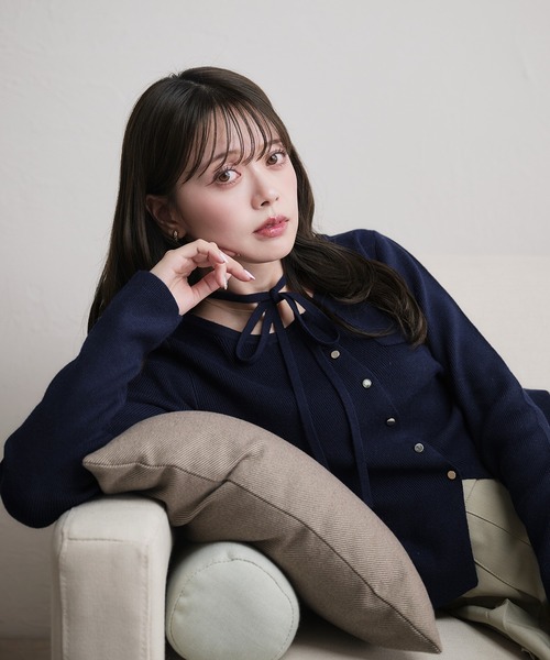 fupel（フぺル）の「choker waist shape knitcardigan / チョーカー付きウエストシェイプニットカーディガン（カーディガン/ボレロ・レディース・グレー/ネイビー・FREE）」の7枚目の写真