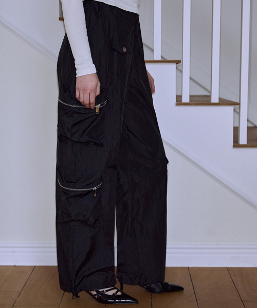 ROSEFRANTZ（ロゼフランツ）の「Two-way Nylon Pocket Pants [Black]（スウェットパンツ・レディース・ブラック・FREE）」の3枚目の写真
