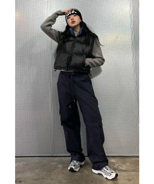 LUVISTRUE(ラヴイズトゥルー)の「AM STAR LOGO PADDING VEST(BLACK)(ダウンベスト・レディース・その他・FREE)」の4枚目の写真