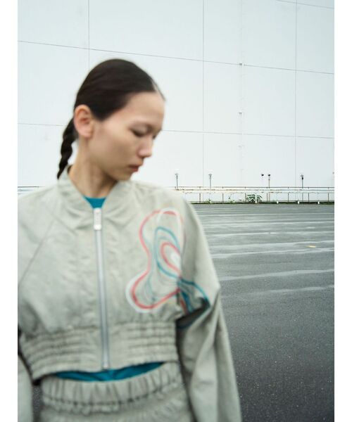 UN3D.（アンスリード）の「STRATUM LINE BZ / ストレイタムラインブルゾン（ブルゾン・レディース・ブラック/グレー・36/38）」の4枚目の写真