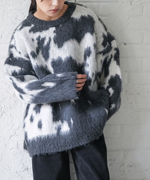 mili an deni（ミリアンデニ）の「カウ柄シャギーニットプルオーバー（ニット/セーター・レディース・チャコールグレー/ブラウン・M）」の4枚目の写真