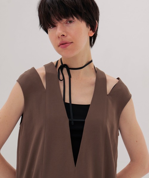 DRESSLAVE（ドレスレイブ）の「shoulder slit dress(ショルダースリットワンピース)（ワンピース・レディース・ブラック/ブラウン・38）」の6枚目の写真