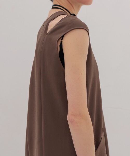 DRESSLAVE（ドレスレイブ）の「shoulder slit dress(ショルダースリットワンピース)（ワンピース・レディース・ブラック/ブラウン・38）」の7枚目の写真