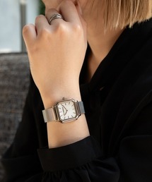 KARL LAGERFELD（カールラガーフェルド）の「「KARL LAGERFELD/カール・ラガーフェルド」スクエア クラシック - ホワイト MOP ダイヤル シルバー メッシュ（アナログ腕時計・レディース）」