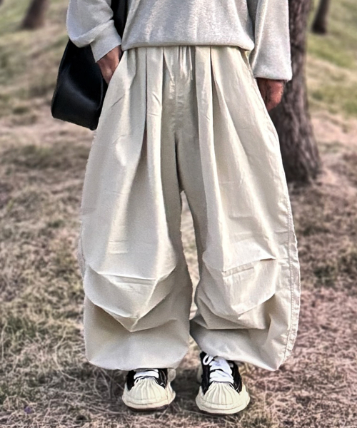 THE MILE（ザマイル）の「ML NYLON WIDE BALLON STRING PANT [BEIGE]（スウェットパンツ・メンズ・その他・LARGE/MEDIUM/SMALL）」の2枚目の写真