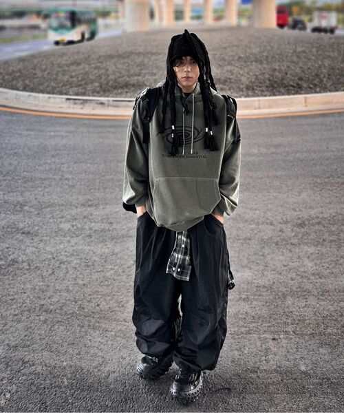 THE MILE（ザマイル）の「ML NYLON WIDE BALLON STRING PANT [BEIGE]（スウェットパンツ・メンズ・その他・LARGE/MEDIUM/SMALL）」の4枚目の写真