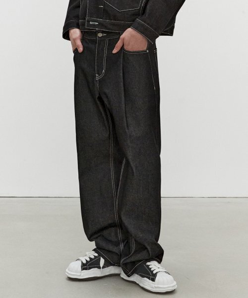 DECET(デケト)の「Deep Pleats Wide Jeans DCPT030CPBlack(デニムパンツ・レディース・その他・34/32/30/26/28)」の6枚目の写真