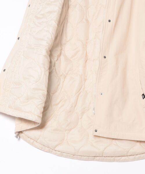 WORLD WIDE LOVE!(ワールドワイドラブ)の「中綿BIGブルゾン(ブルゾン・レディース・アイボリー/ブラック/カーキ・1)」の19枚目の写真