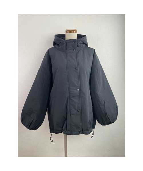 WORLD WIDE LOVE!(ワールドワイドラブ)の「中綿BIGブルゾン(ブルゾン・レディース・アイボリー/ブラック/カーキ・1)」の2枚目の写真