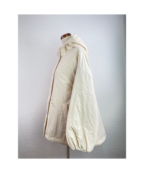 WORLD WIDE LOVE!(ワールドワイドラブ)の「中綿BIGブルゾン(ブルゾン・レディース・アイボリー/ブラック/カーキ・1)」の4枚目の写真