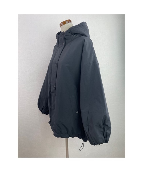 WORLD WIDE LOVE!(ワールドワイドラブ)の「中綿BIGブルゾン(ブルゾン・レディース・アイボリー/ブラック/カーキ・1)」の9枚目の写真