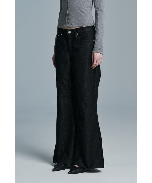 SYNERJYN（シナジン）の「RAW WIDE DENIM PANTS BLACK（デニムパンツ・レディース・その他・SMALL/LARGE/MEDIUM）」の2枚目の写真