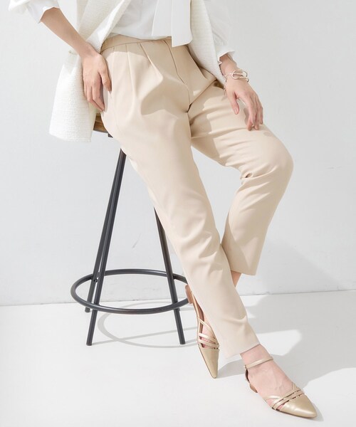 INDIVI(インディヴィ)の「【褒められパンツ/高ストレッチ】タックテーパードパンツ(その他パンツ・レディース・ホワイト/オレンジ系/ネイビー/ライトベージュ・38/15 /13/05/36/40/03/19/12)」の6枚目の写真